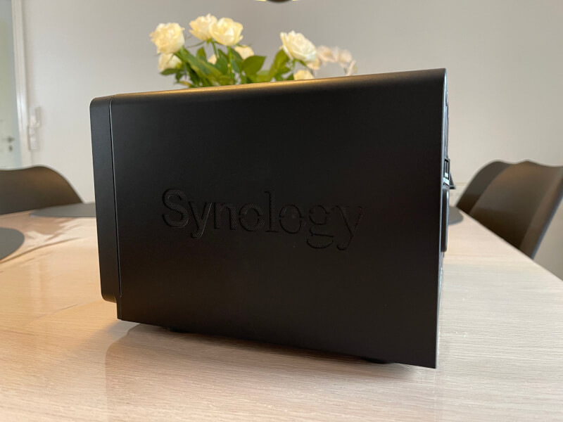 Synology DS16210+ Side.jpg